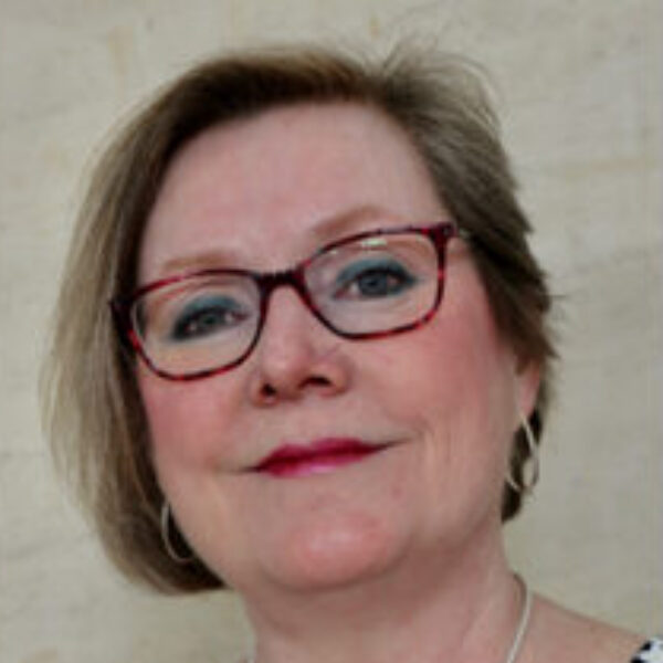 Portrait of Councillor Lorna Fielker